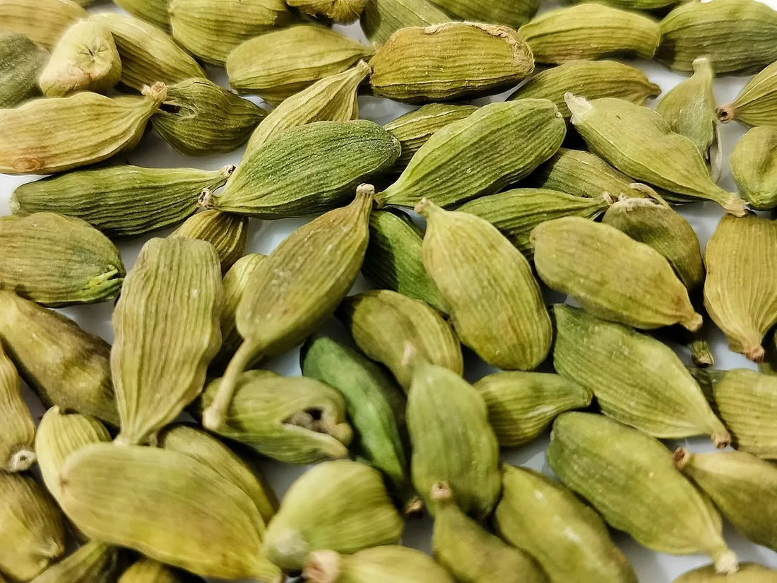 How to Identify Good Quality Green Cardamom: 7 Things to Check Before You Buy